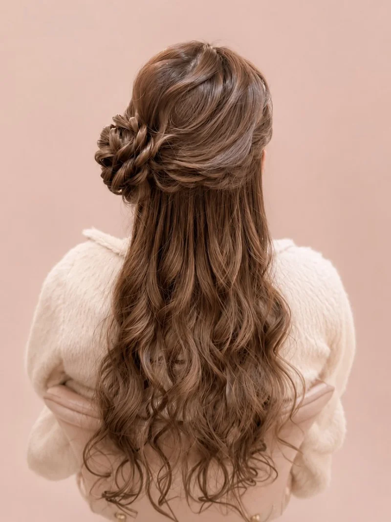アレンジハーフアップのヘアスタイル